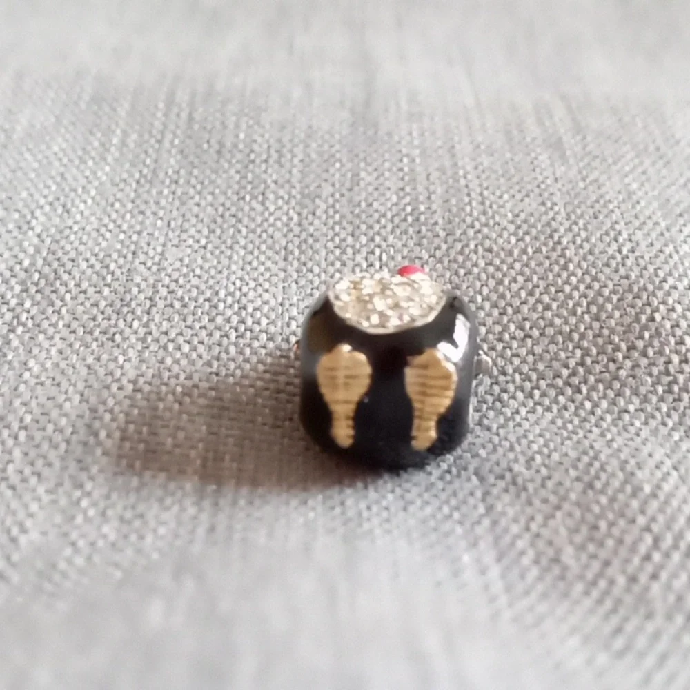 BRIGHTON PENGUIN BLACK ENAMEL AND WHITE CRYSTAL BEAD - Picture 5 of 8